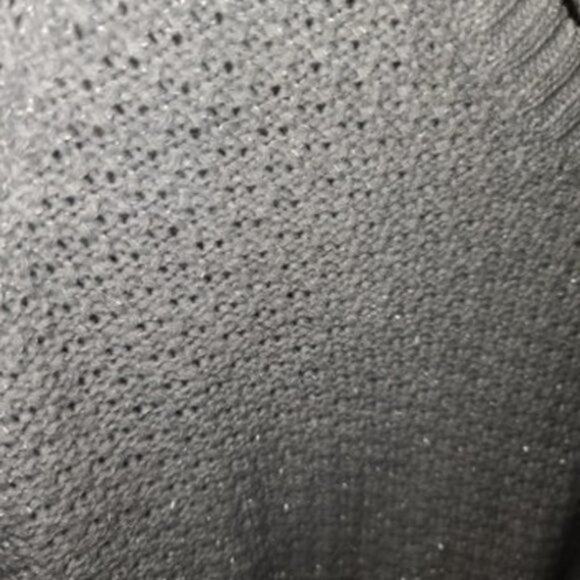 Juniors SO Gorgeous Sparkly Silver V-Neck Sweater Size  is Junior's Large - Picture 4 of 6